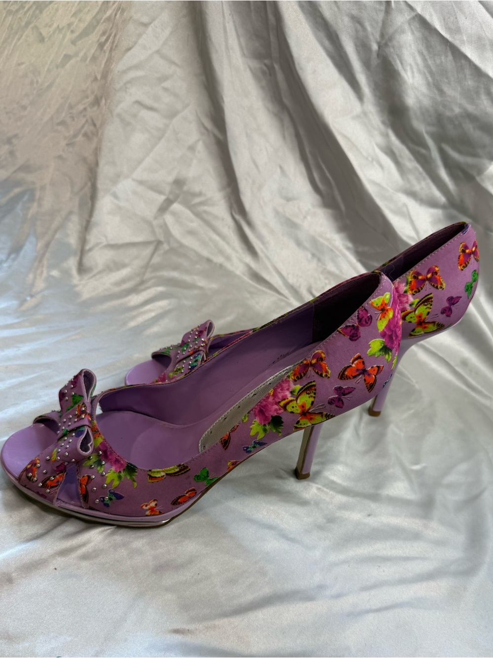BCBGirls Purple Floral Peep-Toe Heels with Studded Bow - Picture 3 of 7